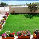 公寓 Irini Seaside