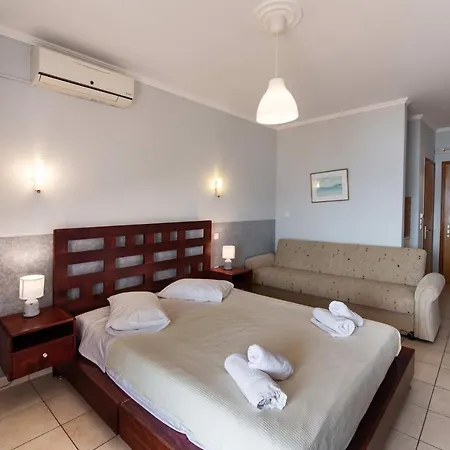 Irini Seaside Apartment *