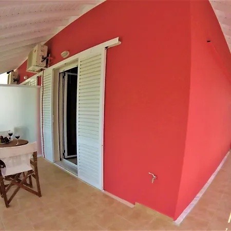 Irini Seaside Apartment