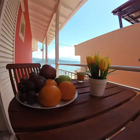 Irini Seaside Apartment *