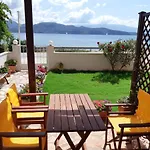 Irini Seaside Апартаменты Никиана