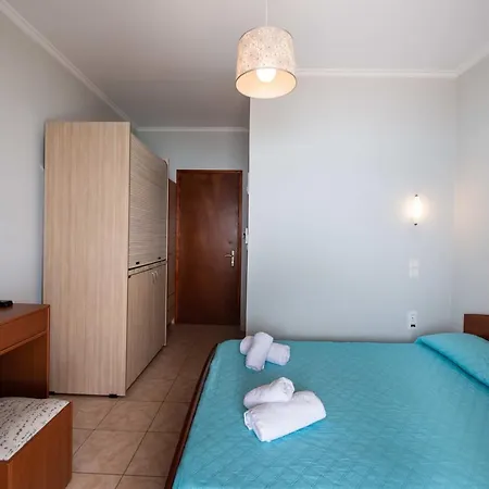 Irini Seaside Апартаменты *